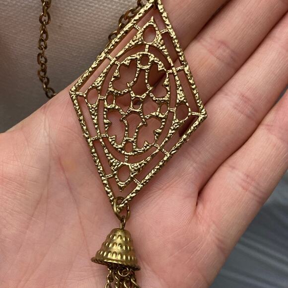 Vintage Gold Tone Pendant Tassel Necklace 22" Double Clasp Costume Jewelry Chain - Picture 4 of 8